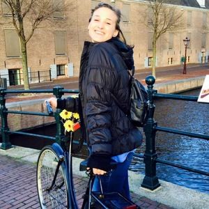 Meet your Posher, Courtney